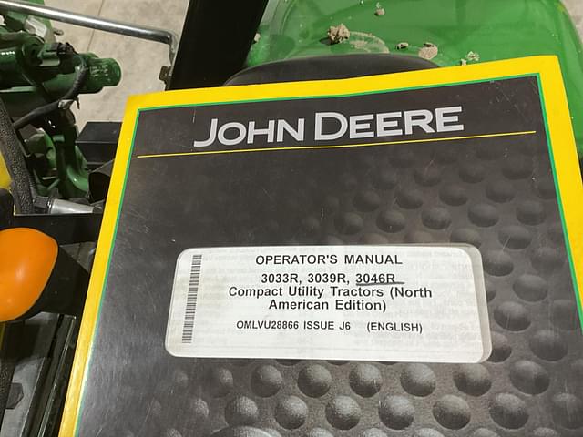 Image of John Deere 3046R equipment image 4