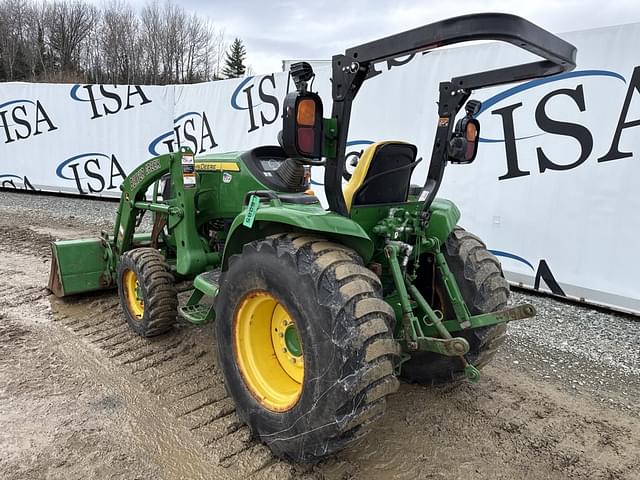 Image of John Deere 3046R equipment image 2