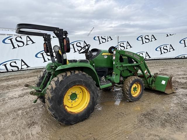 Image of John Deere 3046R equipment image 4