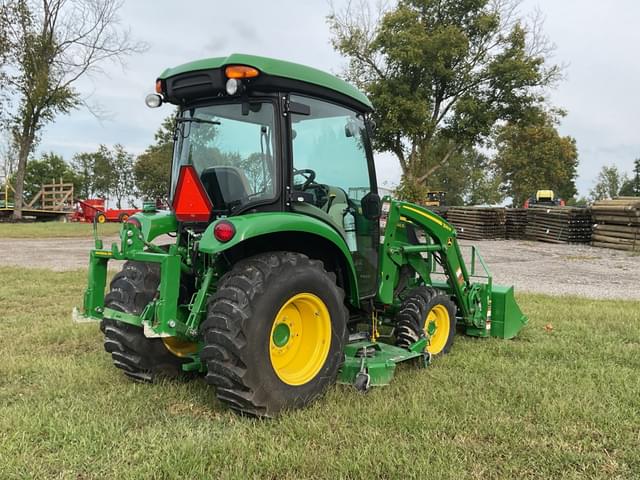 Image of John Deere 3046R equipment image 3