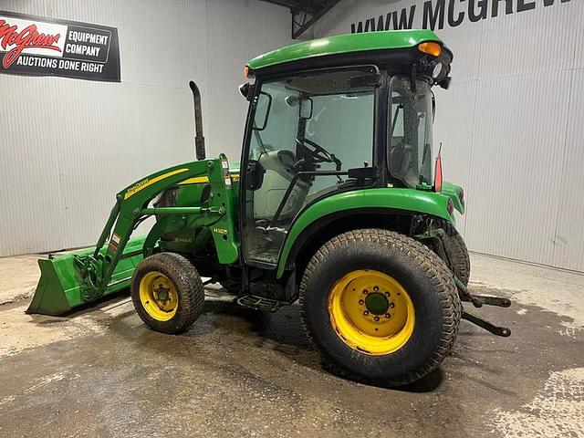 Image of John Deere 3046R equipment image 2