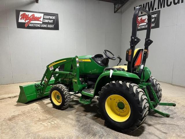 Image of John Deere 3046R equipment image 2