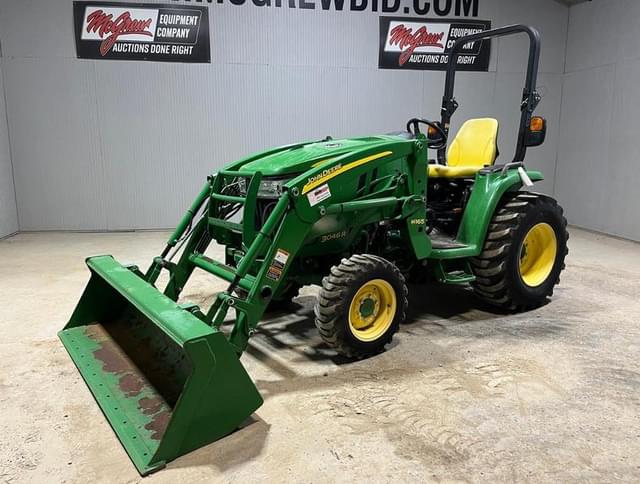 Image of John Deere 3046R equipment image 1