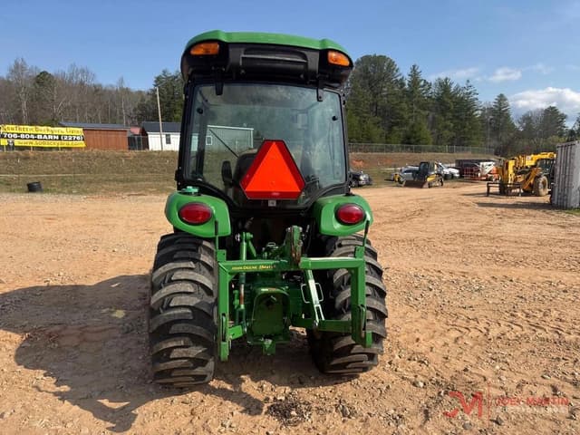 Image of John Deere 3046R equipment image 4