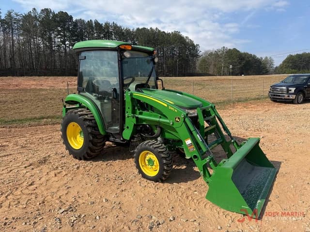 Image of John Deere 3046R equipment image 1