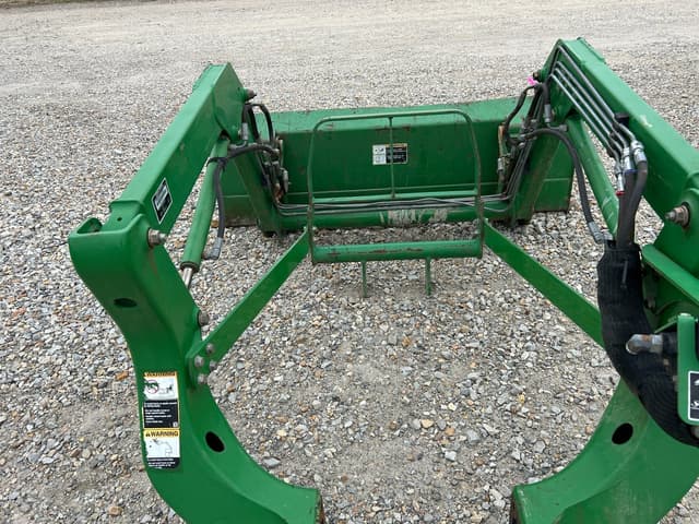 Image of John Deere 305 equipment image 4