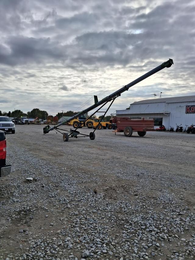Image of John Deere 308 equipment image 3