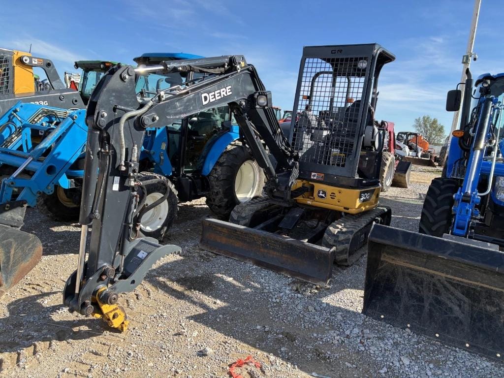 John Deere 30G Equipment Image0