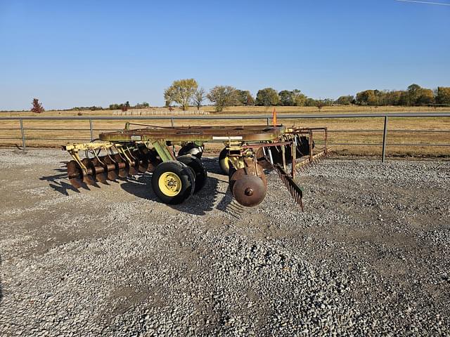 Image of John Deere 310 equipment image 3