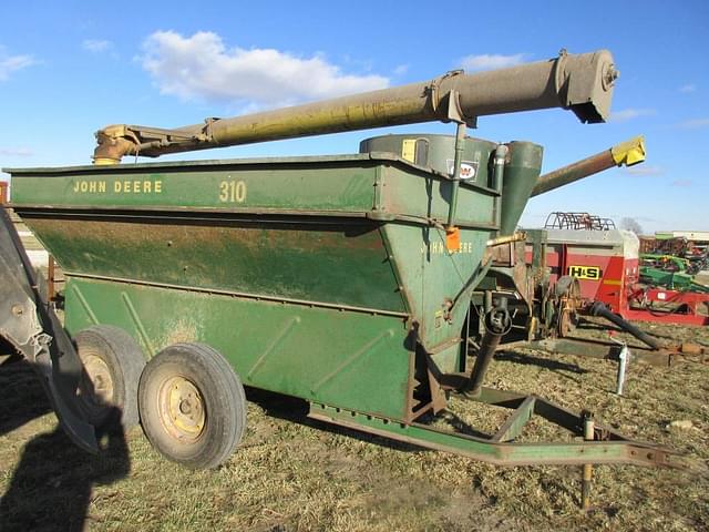 Image of John Deere 310 equipment image 1