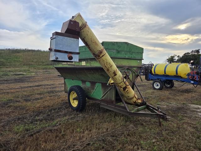 Image of John Deere 310 equipment image 1
