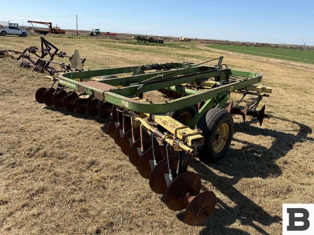 Image of John Deere 310 equipment image 3
