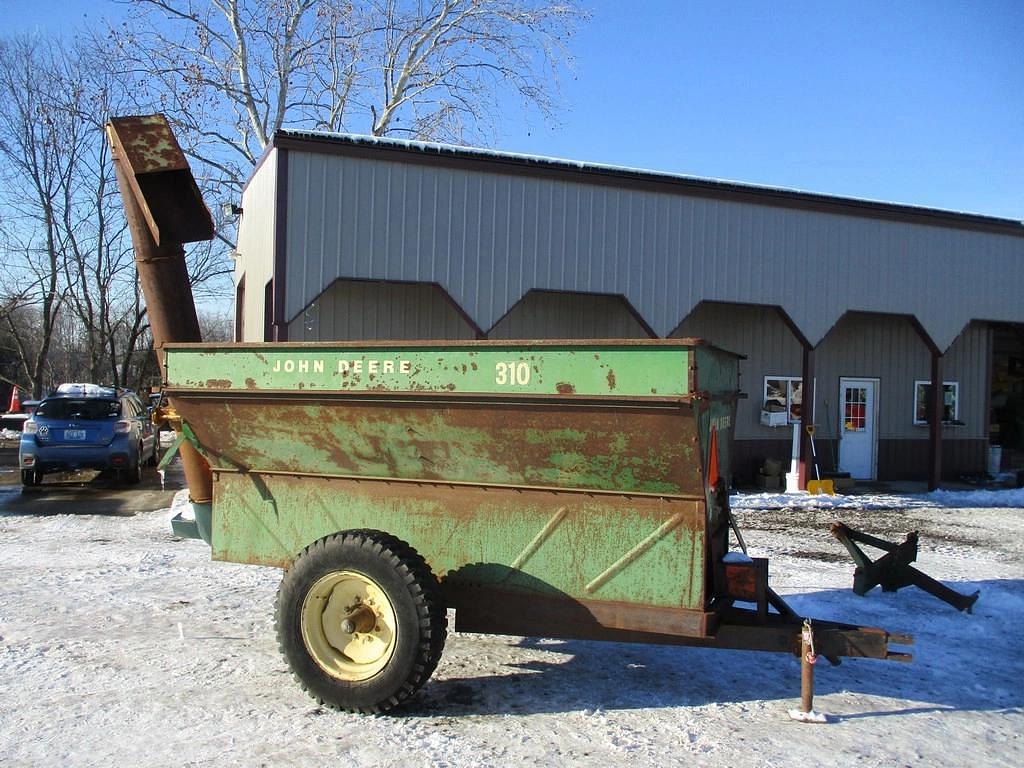 Image of John Deere 310 Primary image