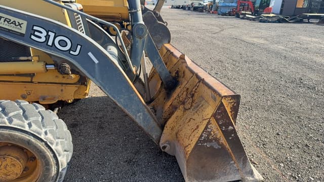Image of John Deere 310J equipment image 3