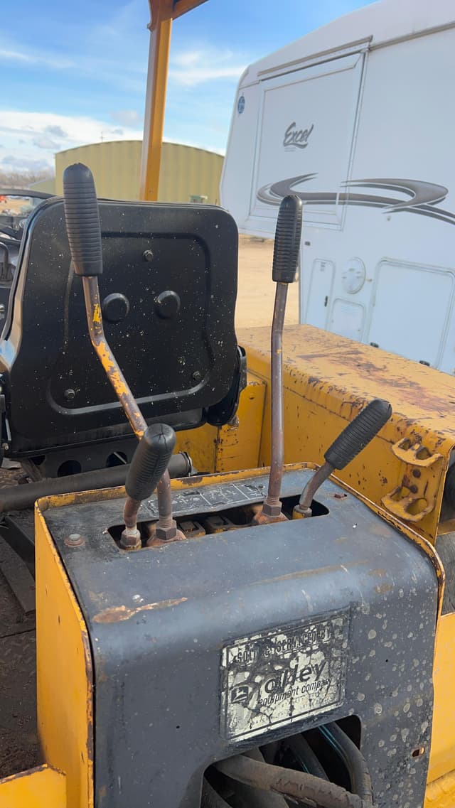 Image of John Deere 310 equipment image 2