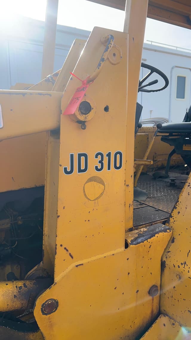 Image of John Deere 310 equipment image 4