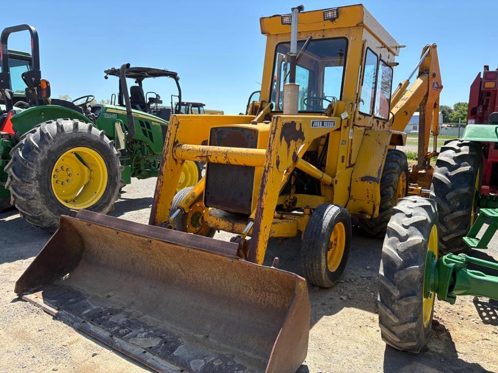 John Deere 310 Equipment Image0