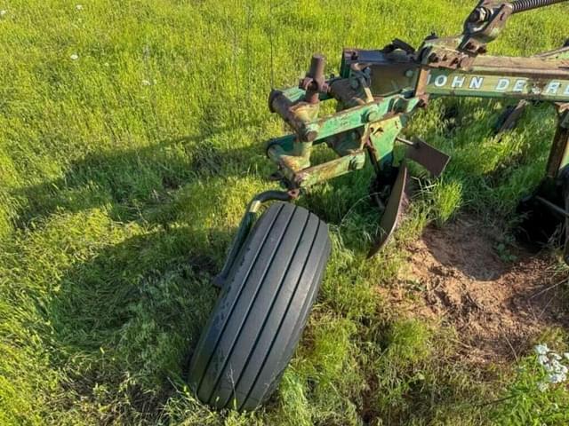 Image of John Deere 3100 equipment image 3