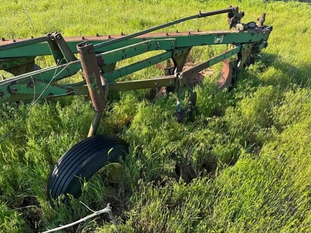 Image of John Deere 3100 equipment image 1