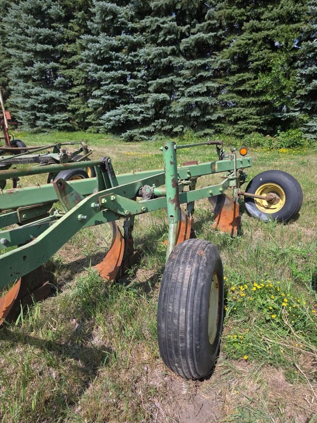 Image of John Deere 3100 equipment image 3