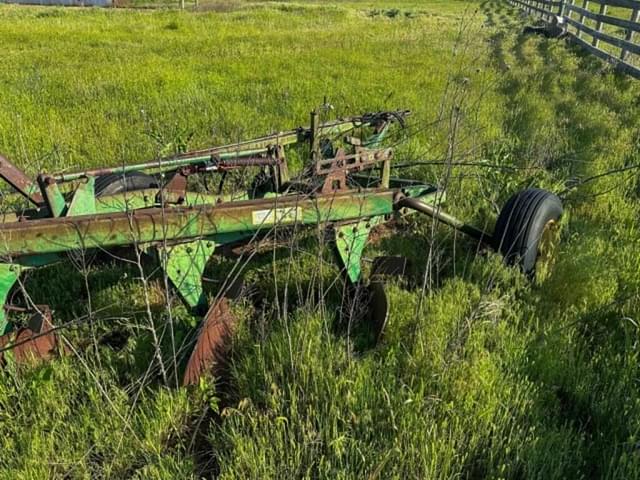 Image of John Deere 3100 equipment image 1
