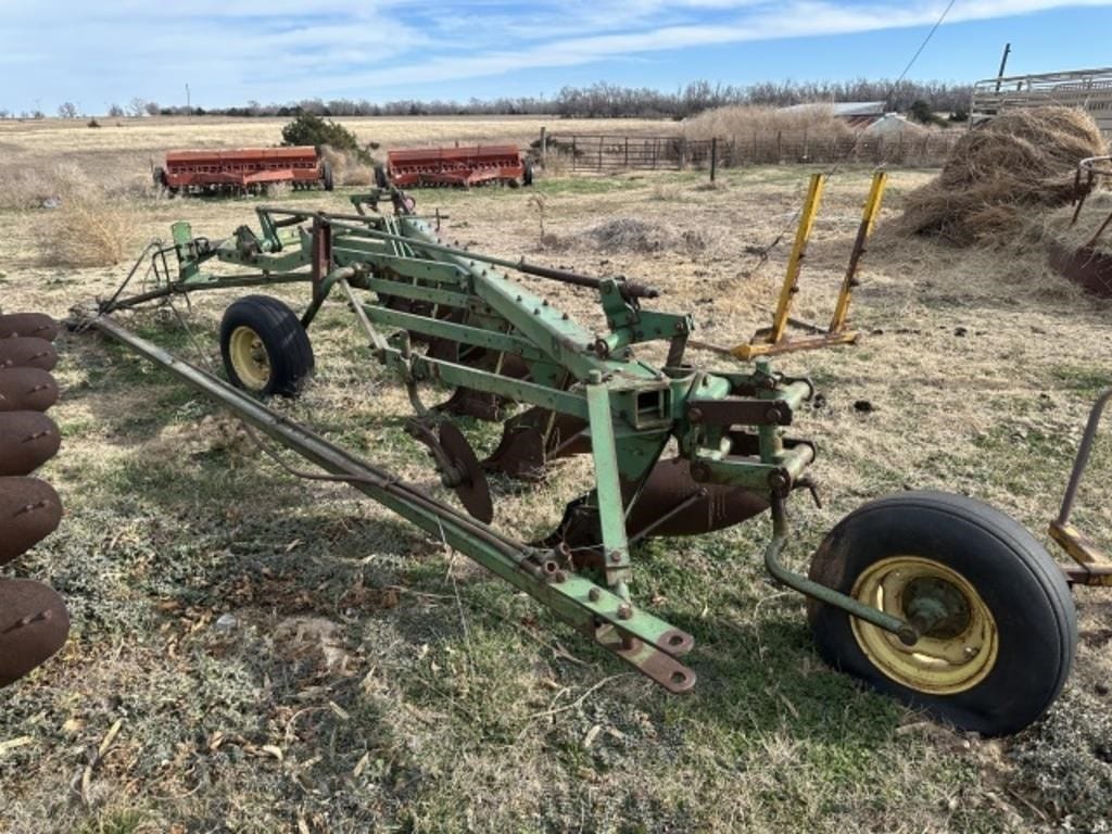 John Deere 3100 Equipment Image0