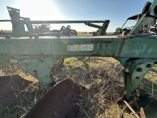 Image of John Deere 3100 equipment image 2