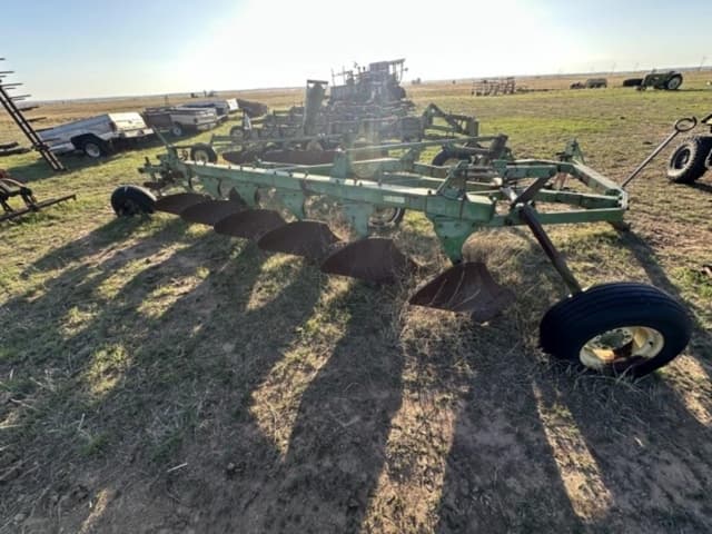 Image of John Deere 3100 equipment image 1