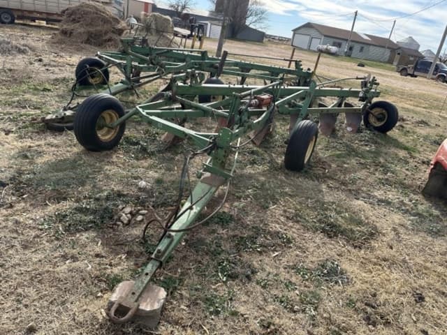 Image of John Deere 3100 equipment image 2