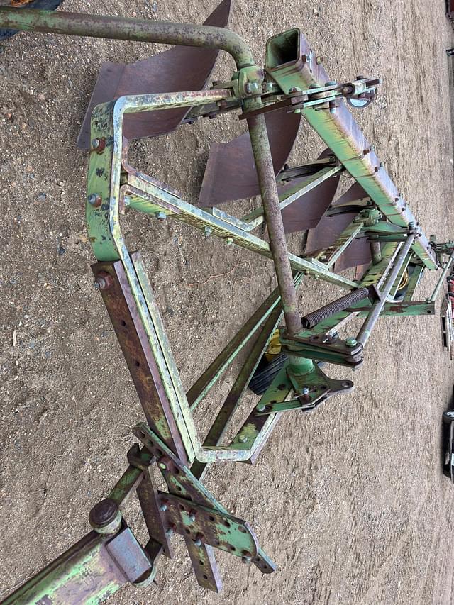 Image of John Deere 3100 equipment image 4