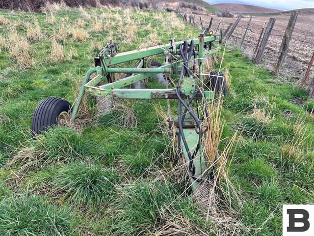 Image of John Deere 3100 equipment image 1