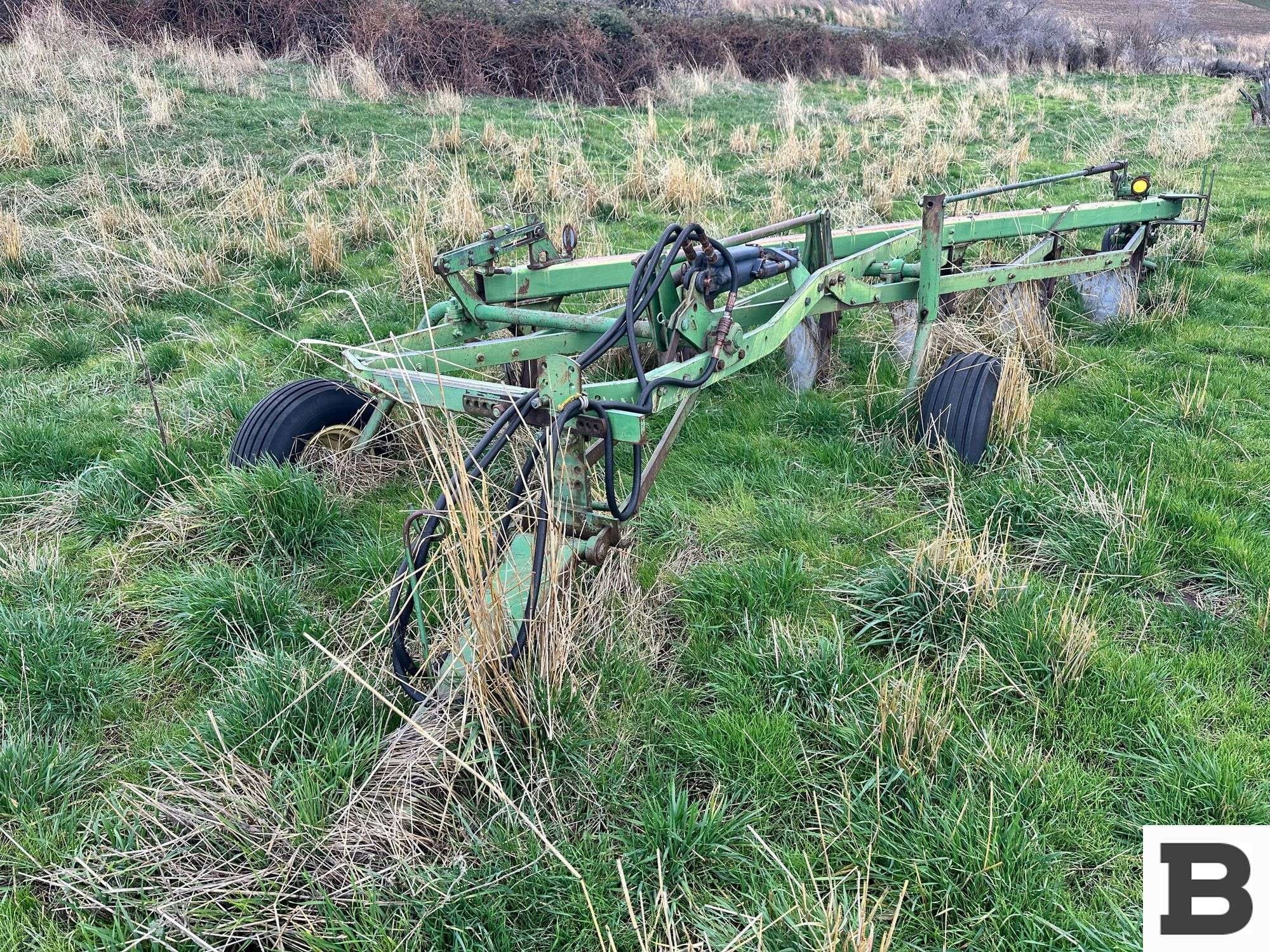 John Deere 3100 Equipment Image0