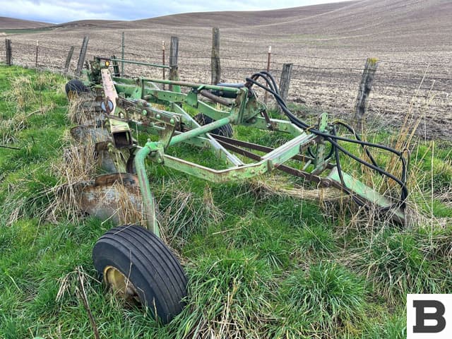 Image of John Deere 3100 equipment image 2