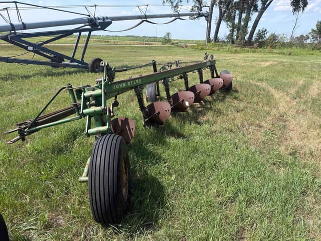 Image of John Deere 3100 equipment image 3