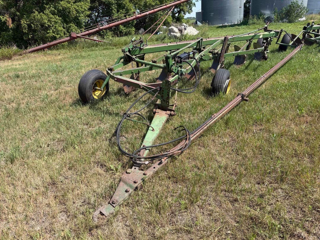 Image of John Deere 3100 Primary image