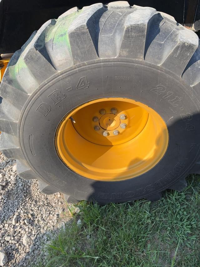Image of John Deere 310E equipment image 4