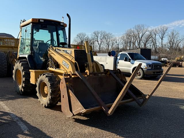 Image of John Deere 310E equipment image 3