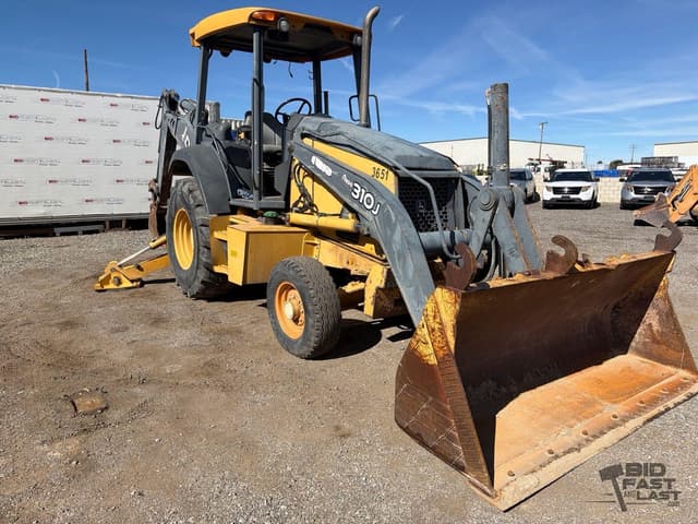 Image of John Deere 310J equipment image 2