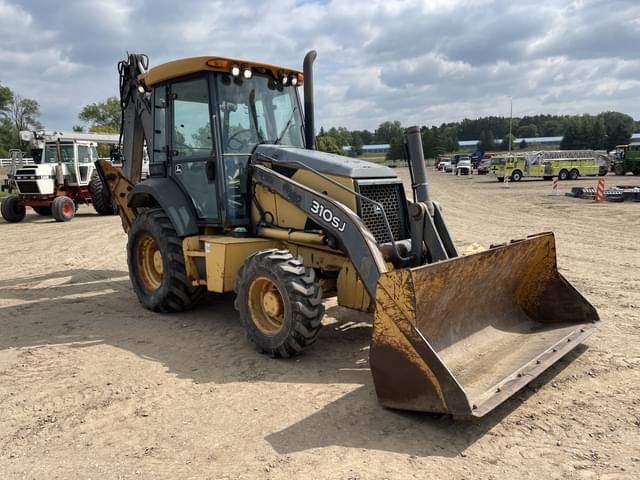 Image of John Deere 310SJ equipment image 3