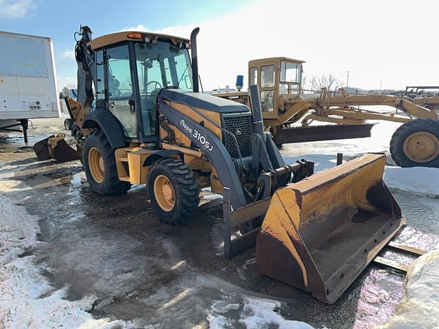 Image of John Deere 310SJ equipment image 4