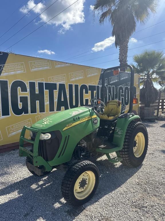 John Deere 3120 Equipment Image0
