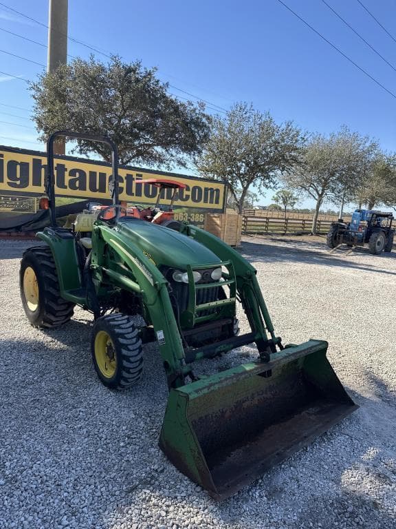 Image of John Deere 3120 equipment image 4