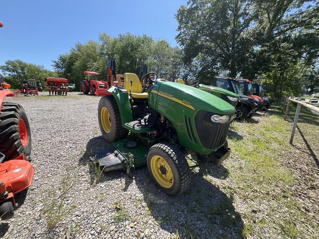 Image of John Deere 3120 Primary image
