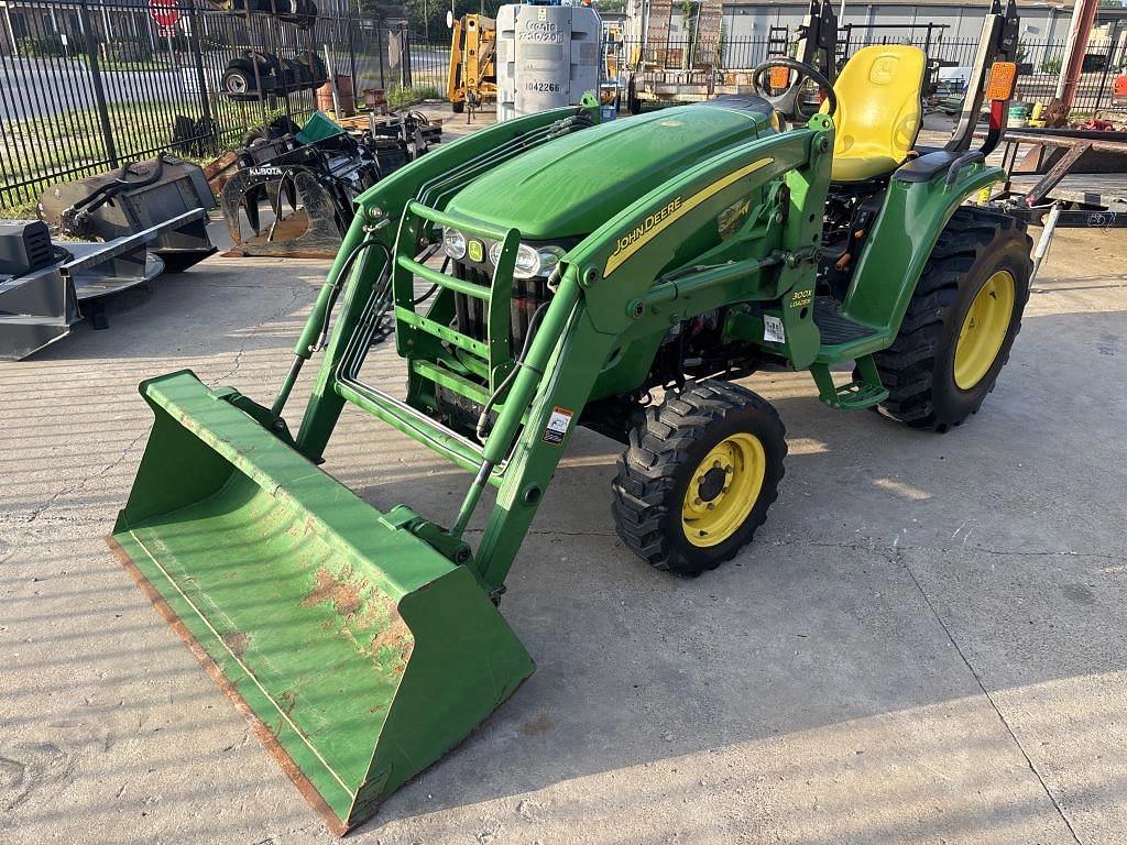 Image of John Deere 3120 Primary image