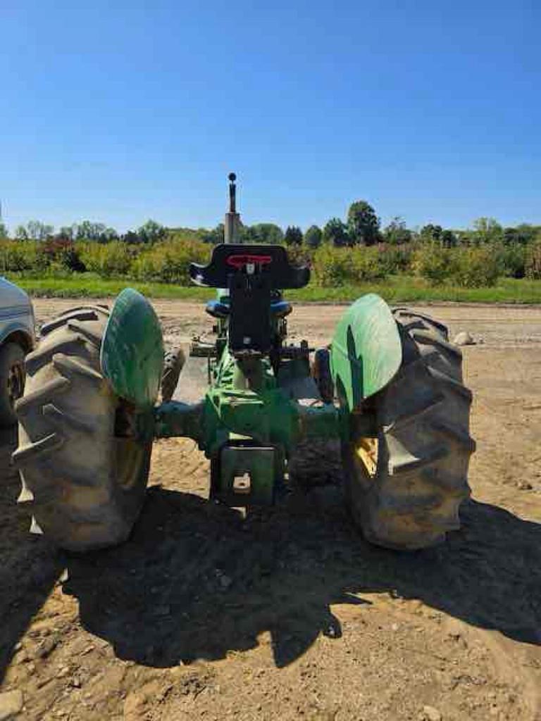 Image of John Deere 3135 Image 1