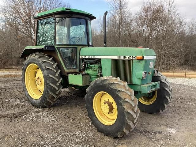 Image of John Deere 3140 equipment image 1