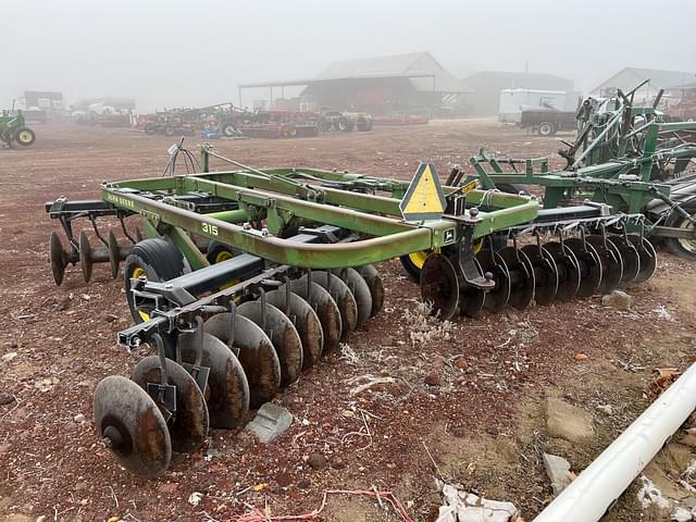 Image of John Deere 315 equipment image 3