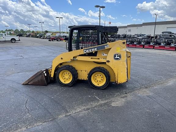 Image of John Deere 315 equipment image 1