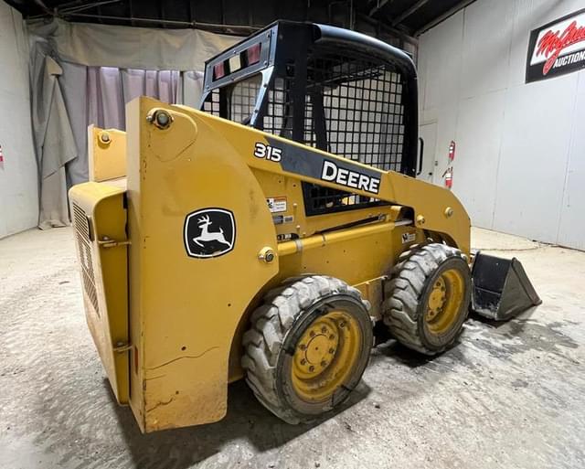 Image of John Deere 315 equipment image 4