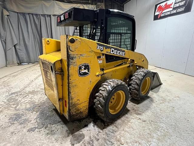 Image of John Deere 315 equipment image 4